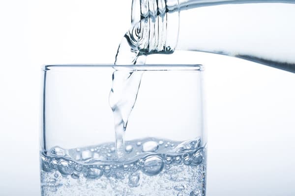 TRINKFLASCHEN FÜR ALLE MITARBEITER*INNEN IM OPERATIVEN BEREICH